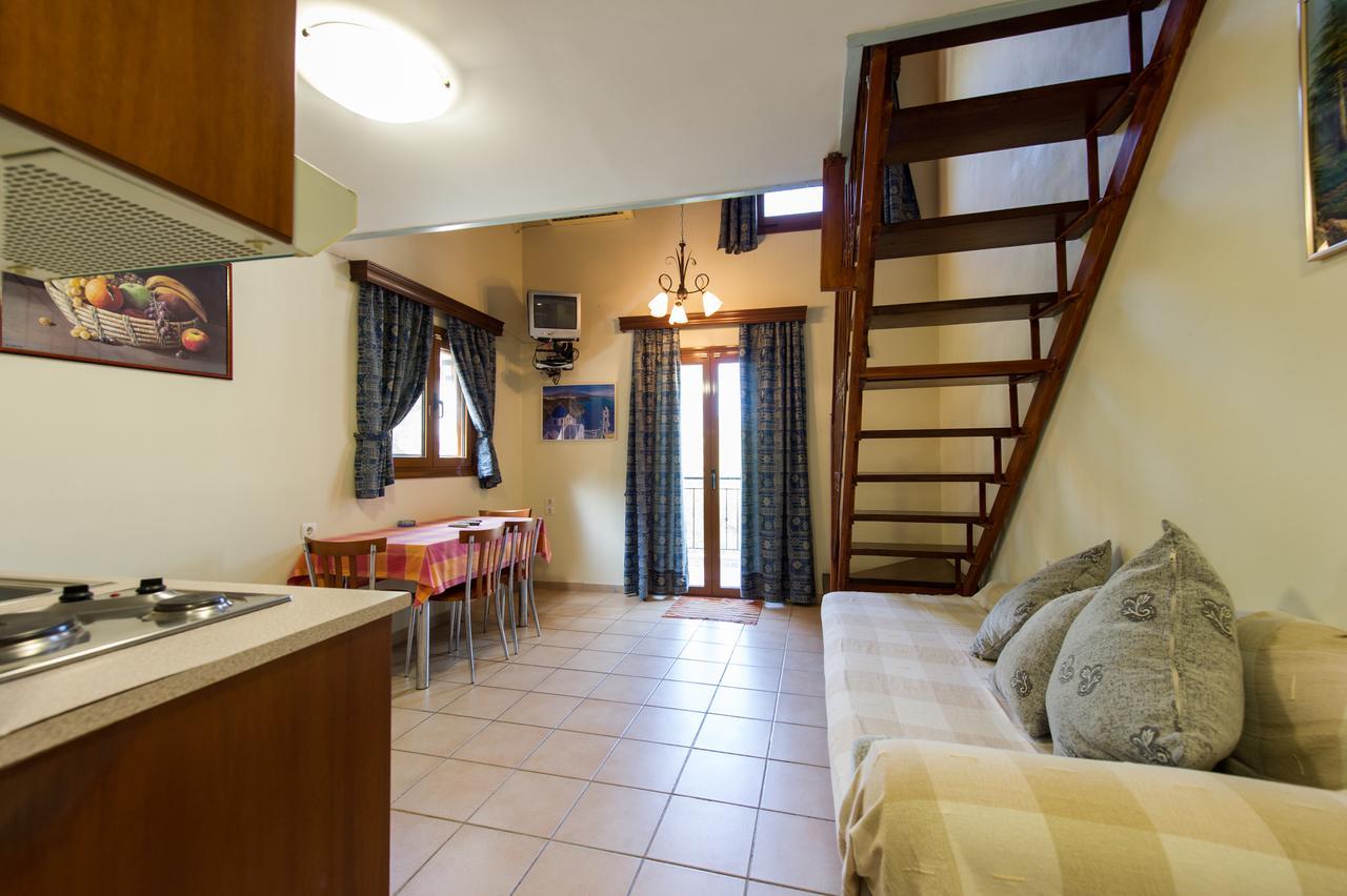 Alexandros Apartment *