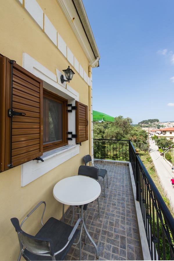 Alexandros Apartment Parga